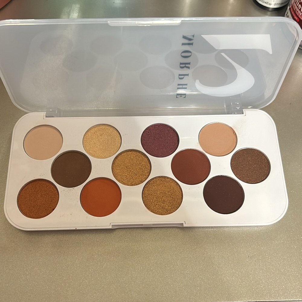 New- Morphe 2 , 12 Pan Eyeshadow Palette